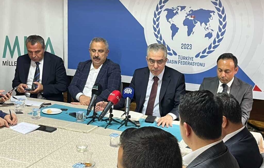 Aybala MELEK- Canberk ÖZTÜRK/ANKARA, – CUMHURBAŞKANI Başdanışmanı ve Cumhurbaşkanlığı Hukuk