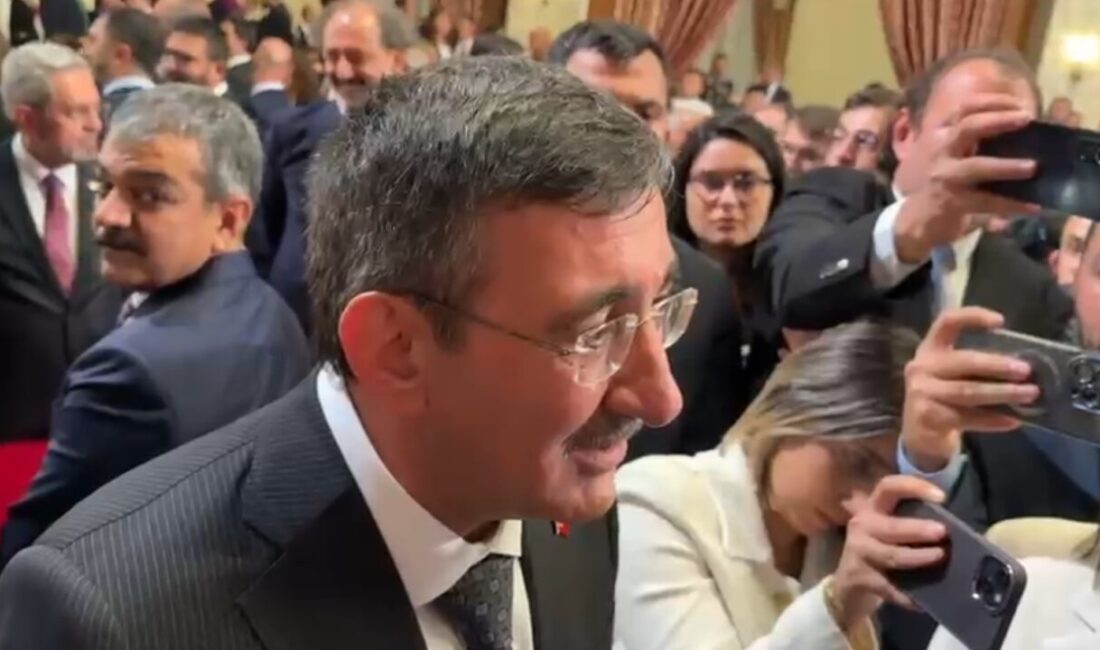 Cumhurbaşkanı Yardımcısı Yılmaz: Anayasanın konuşulacağı yer meclis ANKARA, – CUMHURBAŞKANI Yardımcısı Cevdet Yılmaz, yeni Anayasa çalışmalarına ilişkin
