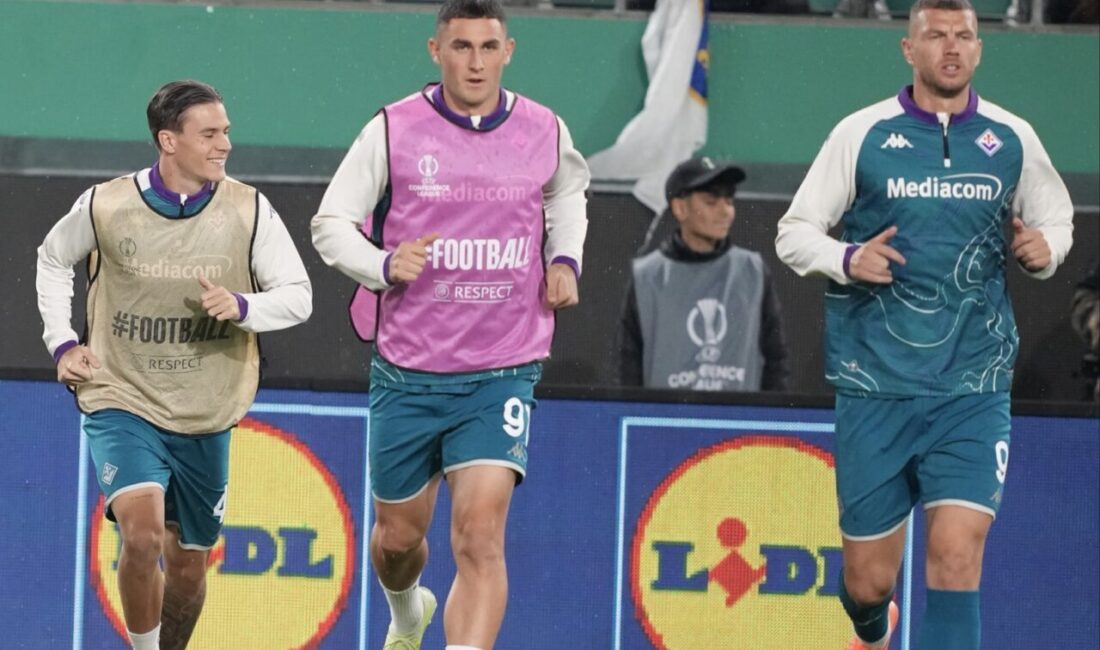 İSTANBUL, -FIORENTINA’nın golcüsü Edin Dzeko, Rapid Wien karşısında attığı golle