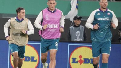 İSTANBUL, -FIORENTINA’nın golcüsü Edin Dzeko, Rapid Wien karşısında attığı golle