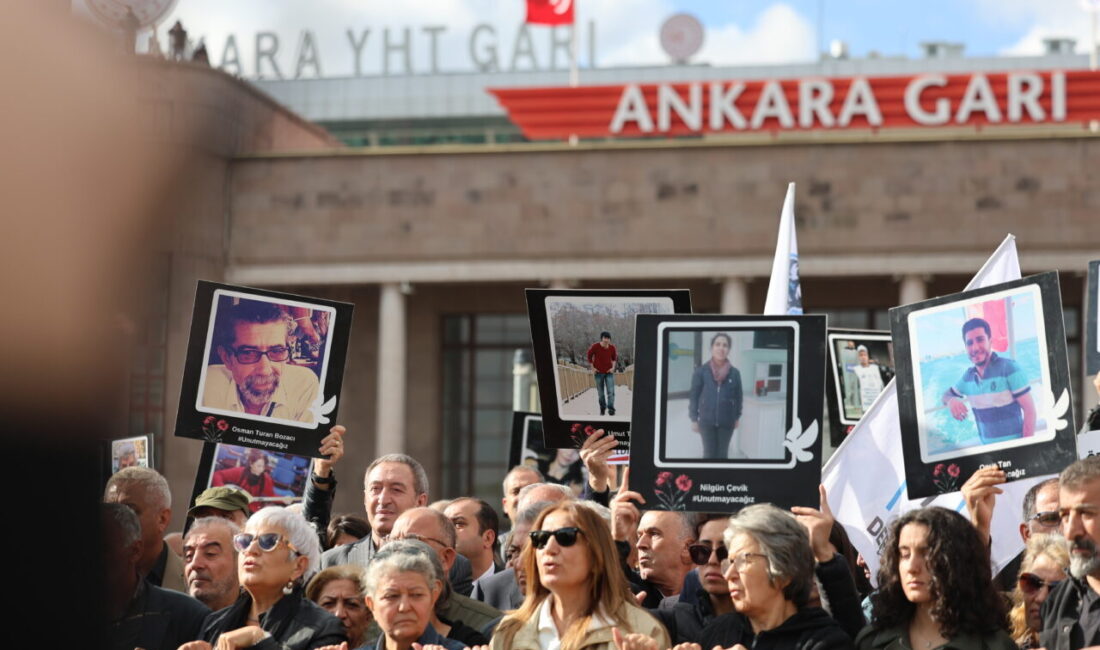 Aliekber METE/ANKARA, – ANKARA Garı önünde 10 Ekim 2015’te meydana