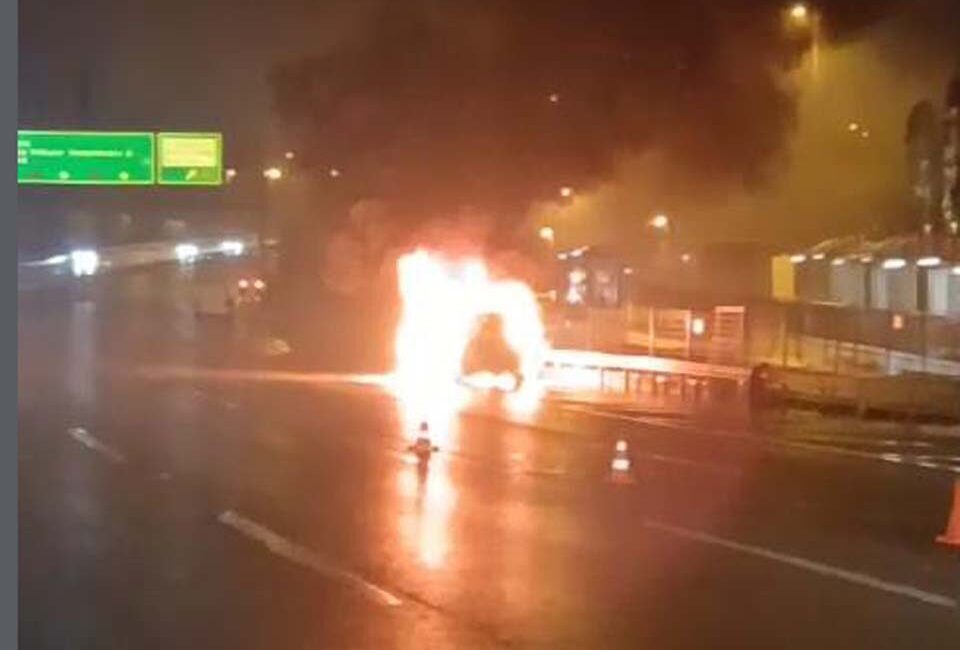 Soner HASIRCIOĞLU/İSTANBUL, – ÜSKÜDAR, 15 Temmuz Şehitler Köprüsü’nde seyir halindeki