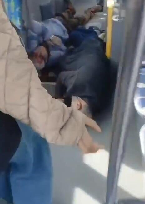 İstanbul – Arnavutköy’de İETT otobüsünde bıçaklı kavga: 1 ölü, 2 yaralı Taylan ERGÜN/İSTANBUL – Arnavutköy’de – Hadımköy seferini yapan İETT otobüsünde