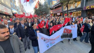 İhsan DÖRTKARDEŞ/İSTANBUL, -TÜRKİYE Cumhuriyeti’nin 102’nci kuruluş yıl dönümü nedeniyle Avcılar’da