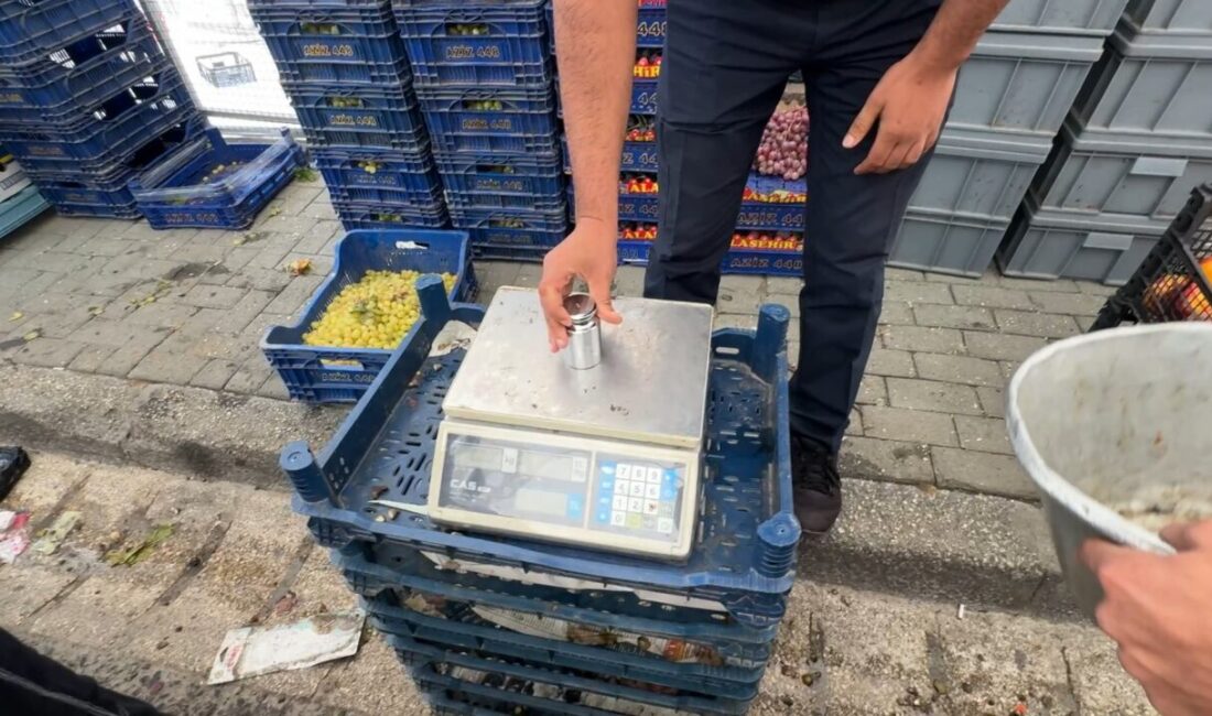 İhsan DÖRTKARDEŞ / İSTANBUL, – AVCILAR’da zabıta ekipleri pazarda denetim