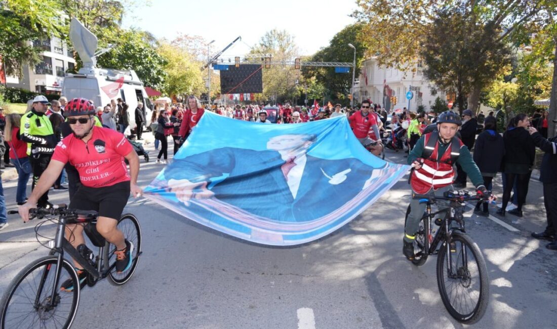 İstanbul – Bağdat Caddesi’nde Cumhuriyet Bayramı kutlamaları / Ek görüntü Esra GÜNTEPE – Harun ŞAHBAZOĞLU / İSTANBUL, – CUMHURİYET’in kuruluşunun