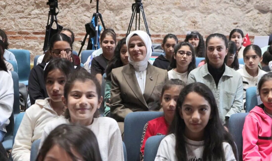 Esra GÜNTEPE – Mehmet ALA / İSTANBUL, – EYÜPSULTAN’da Dünya