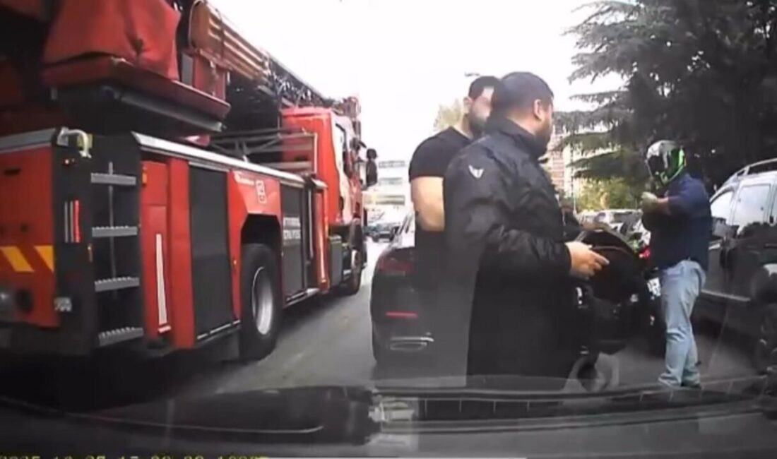 İstanbul – Bakırköy’de motosikletlilerin kavgasına itfaiyeden anonslu uyarı Baran AKKAYA / İSTANBUL, – BAKIRKÖY’de iki motosikletli arasında bilinmeyen