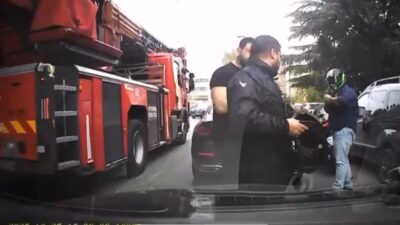 Baran AKKAYA / İSTANBUL, – BAKIRKÖY’de iki motosikletli arasında bilinmeyen