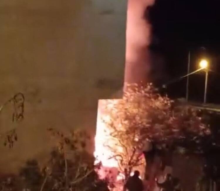 Baran AKKAYA/İSTANBUL, -BAŞAKŞEHİR’de 3 katlı bir binanın 2’inci katındaki dairede