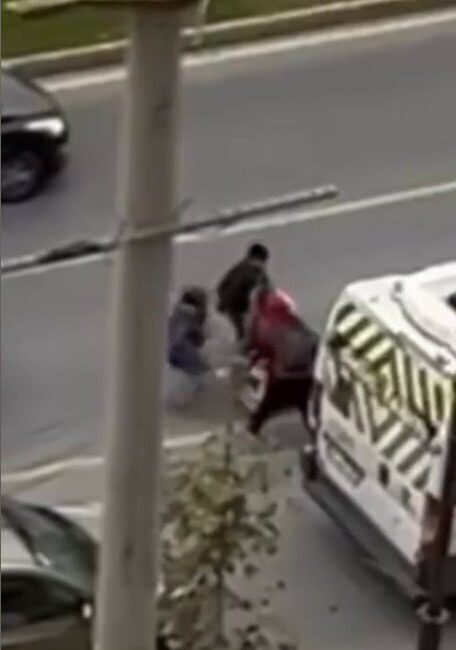 Vehbi DEMİR / İSTANBUL, – BAŞAKŞEHİR’de motosiklet sürücüsü çocuğunu okula
