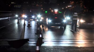 Soner HASIRCIOĞLU/İSTANBUL, – BAYRAMPAŞA’da TEM Bağlantı Yolu Sağmalcılar Viyadüğü’nde yerinden