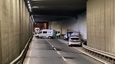 Mehmet Kaan KURT/İSTANBUL, – BEŞİKTAŞ’ta seyir halindeki motosiklet, sürücüsünün direksiyon