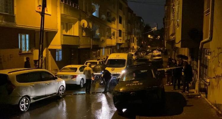 İstanbul – Gaziosmanpaşa’da silahlı kavga: 1 ölü 3 yaralı Baran AKKAYA-Emin YEŞİL/ İSTANBUL, – GAZİOSMANPAŞA’da iki grup arasında çıkan