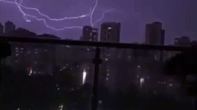 Leyla YILDIZ – Mert ORDU/İSTANBUL, – İSTANBUL’da akşam saatlerindeki yağış