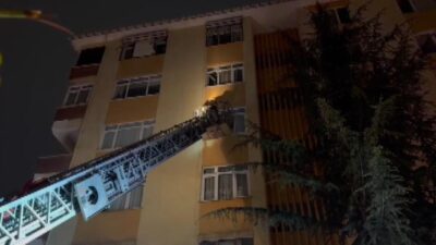 Soner HASIRCIOĞLU/İSTANBUL, – KADIKÖY’de, gece saatlerinde 5 katlı bir apartmanın