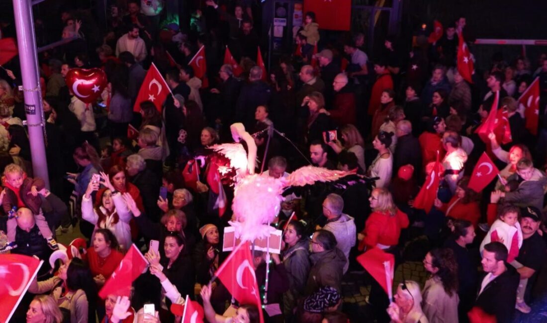 İstanbul – Kadıköy’de Cumhuriyet Bayramı Kutlandı Leyla YILDIZ – Ulaşcan ÖZER / İSTANBUL, – CUMHURİYET’in 102’nci