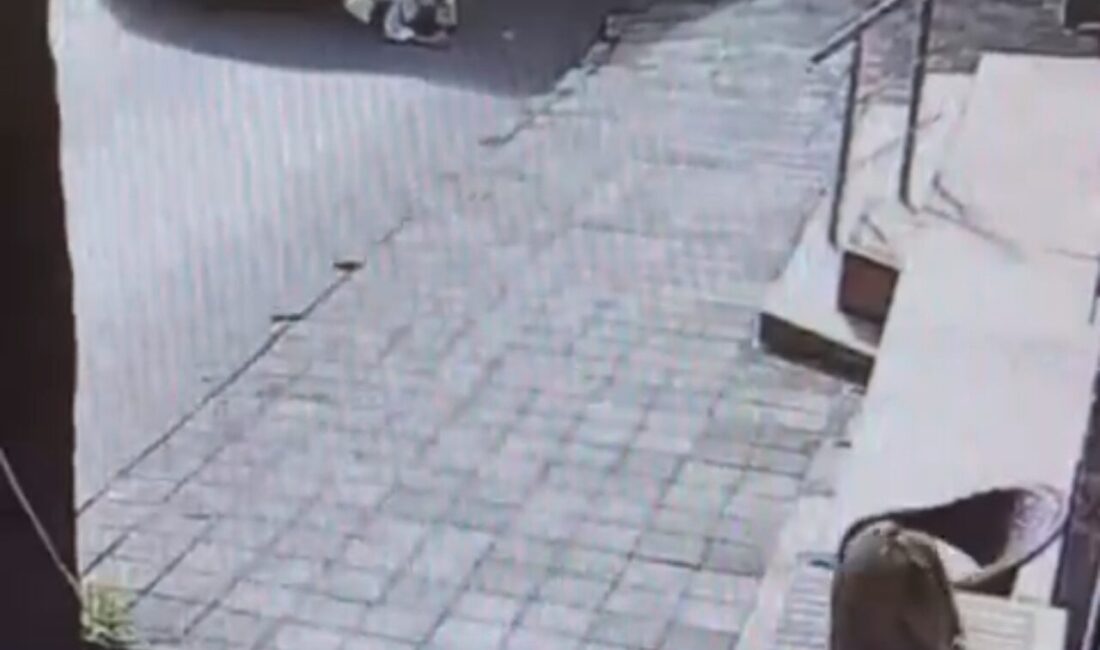 İstanbul – Maltepe’de minibüsün çarptığı yaya yaralandı; Kaza kamerada Murat SOLAK-Mert ORDU/İSTANBUL, – MALTEPE’de yolun karşısına geçmeye çalışan bir