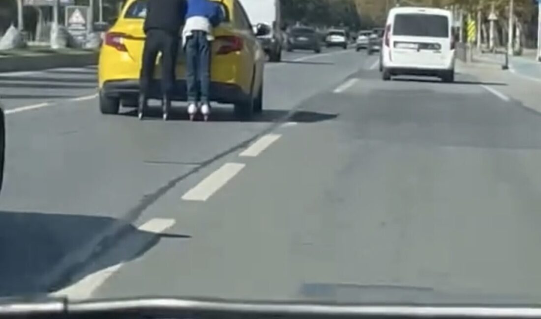 Mert ORDU/İSTANBUL, – MALTEPE’de patenli 2 kişi hareket halindeki bir