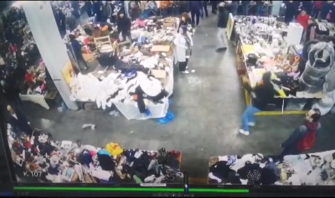 Leyla YILDIZ / İSTANBUL, -KADIKÖY’de alışveriş yapmak için gittiği bit