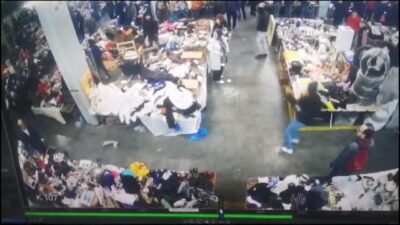 Leyla YILDIZ / İSTANBUL, -KADIKÖY’de alışveriş yapmak için gittiği bit