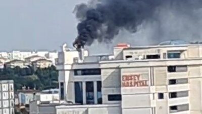 İSTANBUL Pendik’te Özel Emsey Hastanesi’nin çatısında yangın çıktı. Olay yerine