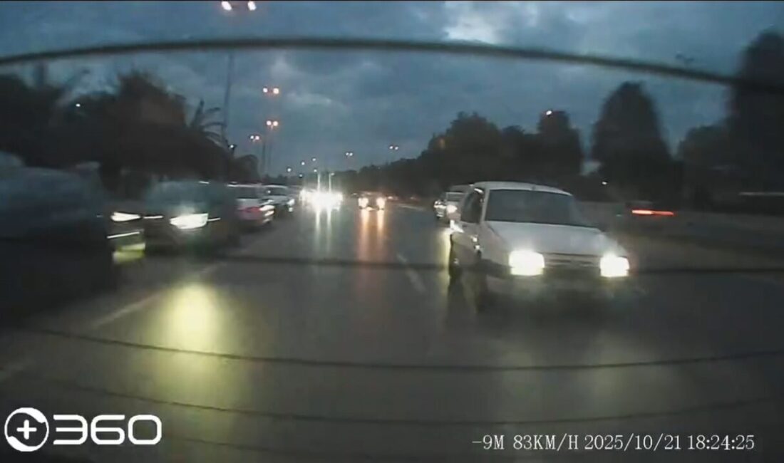 Murat SOLAK / İSTANBUL, – PENDİK, Sahil yolunda kullandığı otomobille