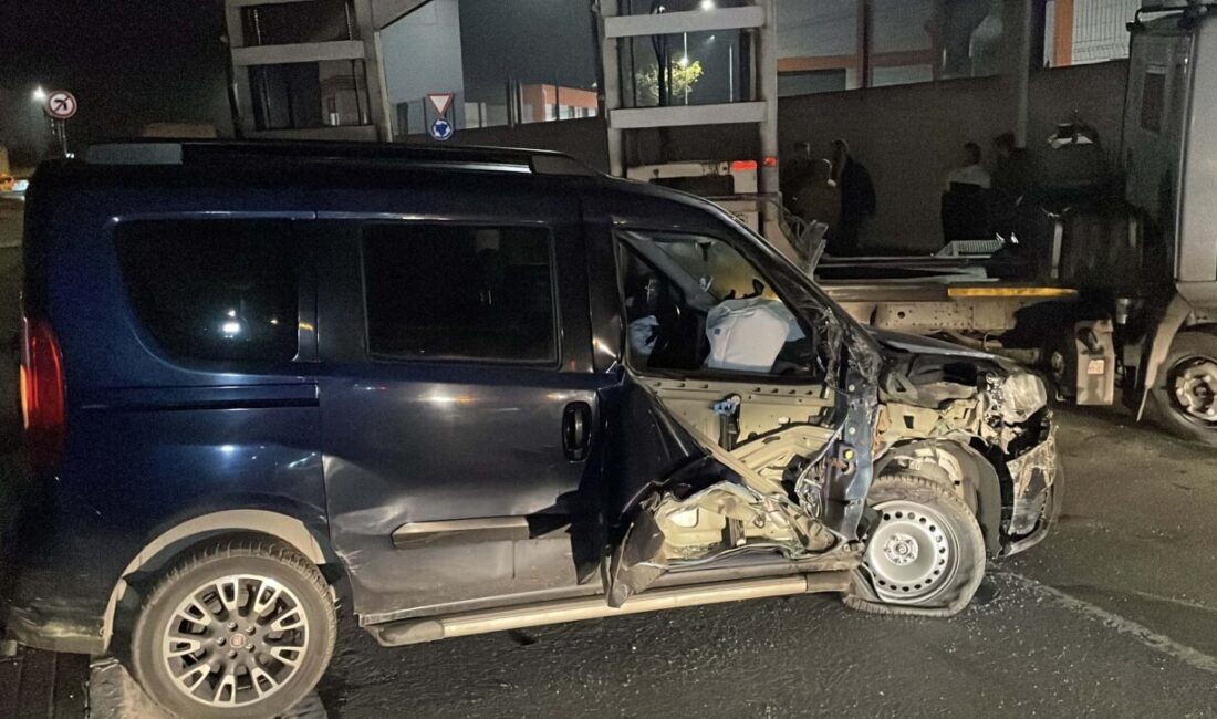 Mehmet Kaan KURT/İSTANBUL, – SARIYER’de park halinde bulunan TIR’a çarpan