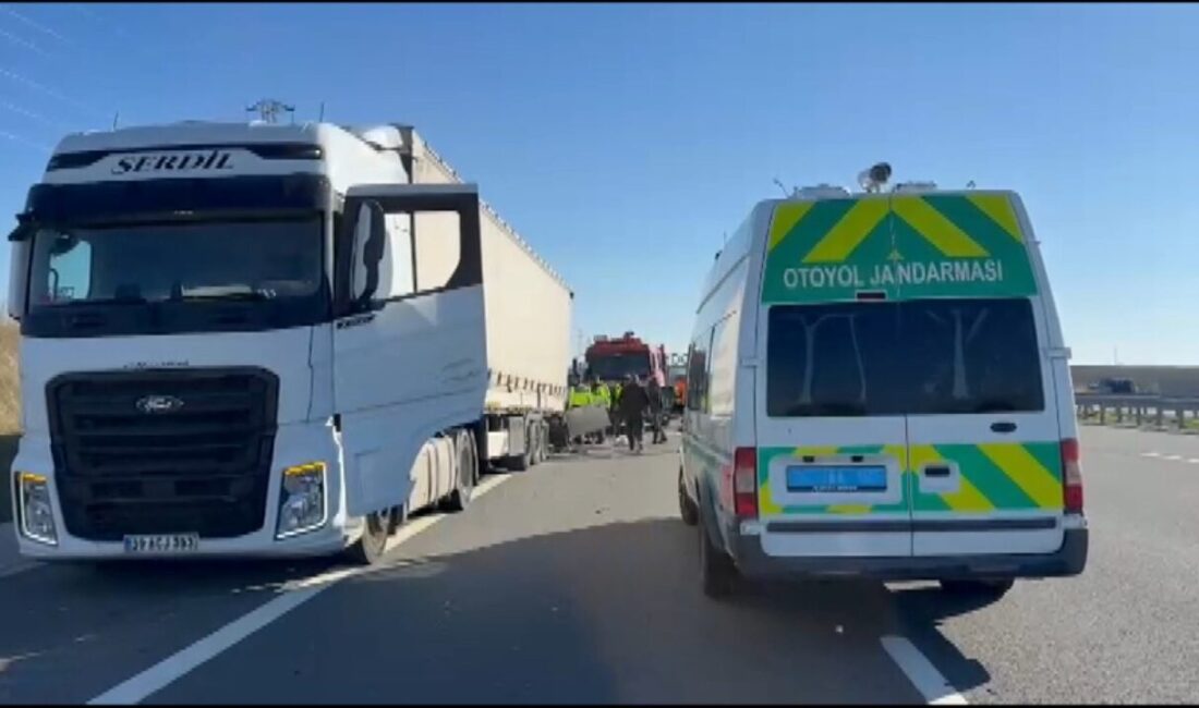 İSTANBUL, – Silivri, Kuzey Marmara Otoyolu’nda Edirne istikametinde seyreden otomobil,