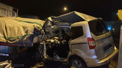 İSTANBUL, – SULTANBEYLİ’de polisin ‘dur’ ihtarına uymayan hafif ticari araç,