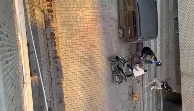 İstanbul – Sultangazi’de bir çift, kadının eski sevgilisi tarafından sokak ortasında darbedildi Emin YEŞİL / İSTANBUL, -SULTANGAZİ’de bir kadın ile erkek arkadaşı,