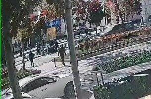 Emre KURT-Emin YEŞİL/İSTANBUL, -SULTANGAZİ’de yaya geçidinden yolun karşısına geçmeye çalışan