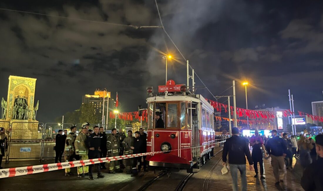 Doğan Can CESUR / İSTANBUL – TAKSİM Meydanı’nda hizmet veren