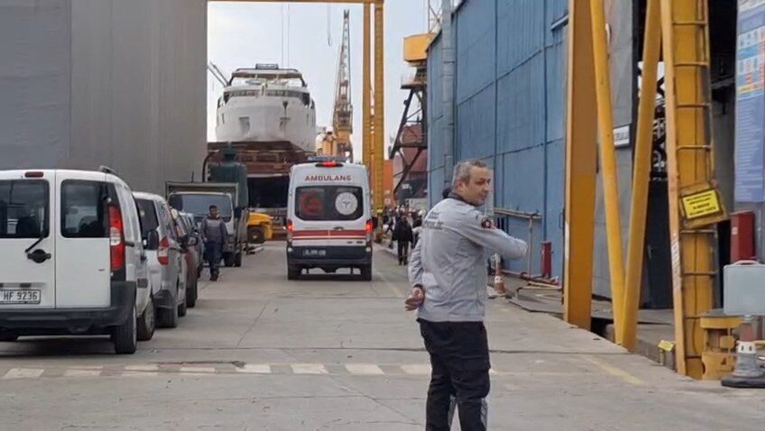 İstanbul- Tuzla’da tersanede gemi tamiri sırasında patlama: 3 yaralı -1 İSTANBUL, – TUZLA’da tersanede tadilatı yapılan geminin makine dairesinde patlama