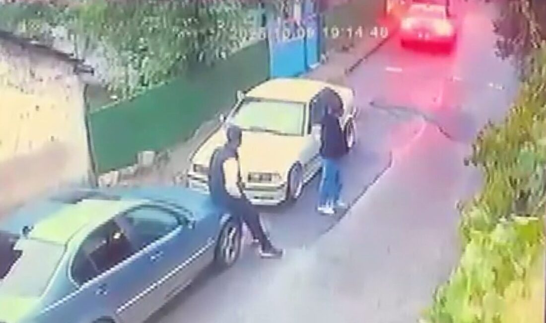 Murat SOLAK / İSTANBUL, – ÜMRANİYE’de iki otomobille mahalleye gelen