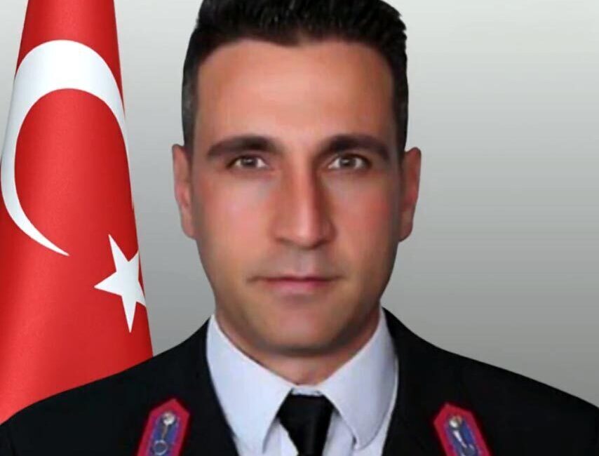 BAKAN YERLİKAYA’DAN BAŞSAĞLIĞI MESAJI İçişleri Bakanı Ali Yerlikaya, Sakarya’daki kazada
