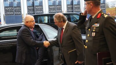BELÇİKA, – MİLLİ Savunma Bakanı Yaşar Güler, Brüksel’de düzenlenecek NATO