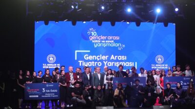 Gençlik ve Spor Bakanlığı'nın düzenlediği "Hayallerini Sahneye Taşı" Tiyatro Yarışması