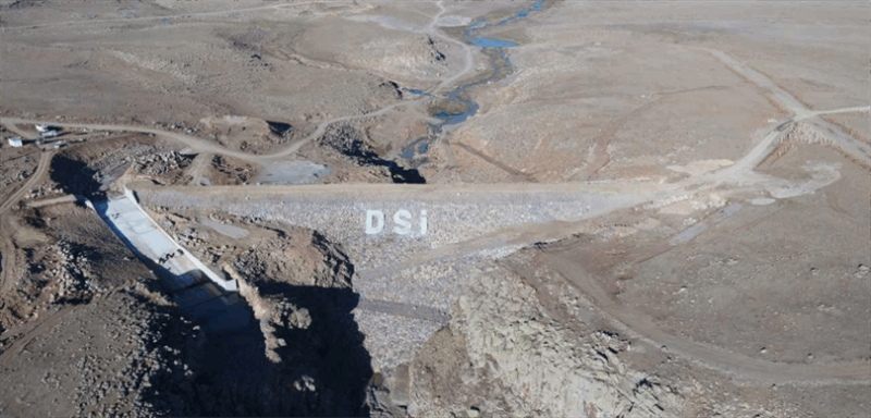 Tarım ve Orman Bakanı İbrahim Yumaklı, Ağrı’nın Taşlıçay ilçesinde inşaatı