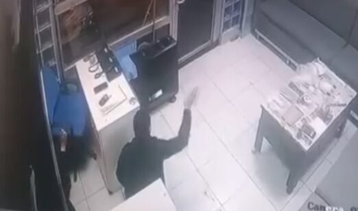 Samet ÖKSÜZ/ ANKARA, – ANKARA’da bindiği taksinin şoförü ile tartışan