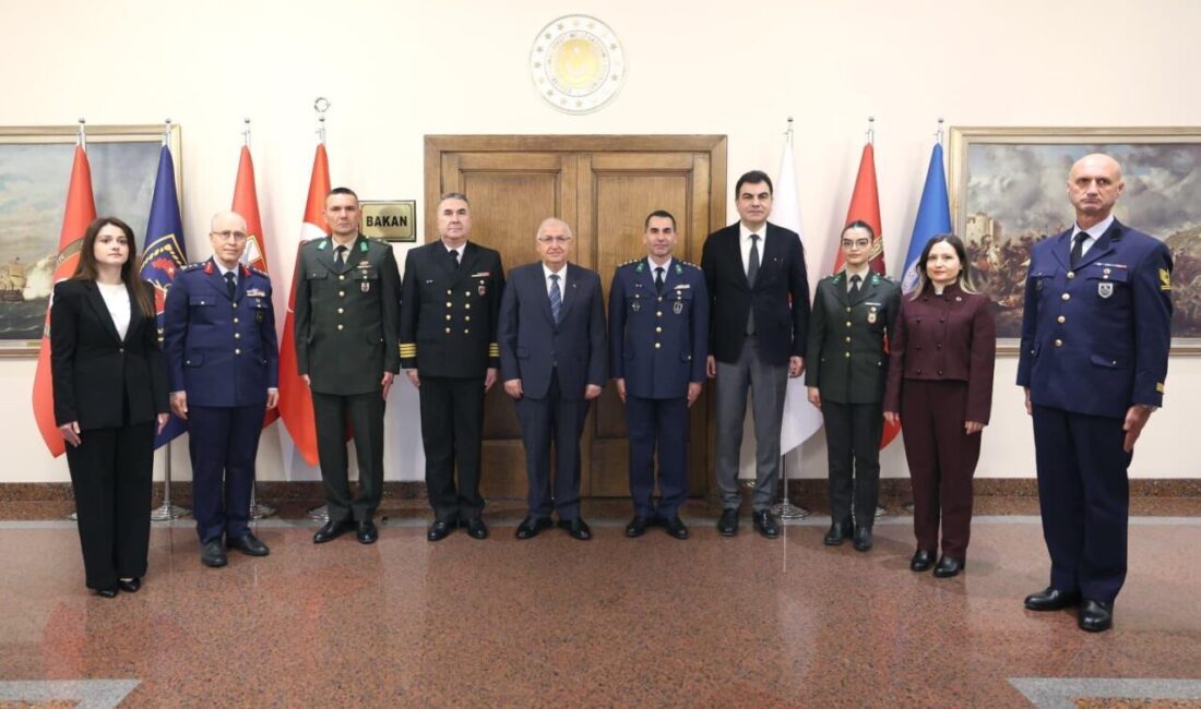 ANKARA, – MİLLİ Savunma Bakanı Yaşar Güler, 24 Kasım Öğretmenler