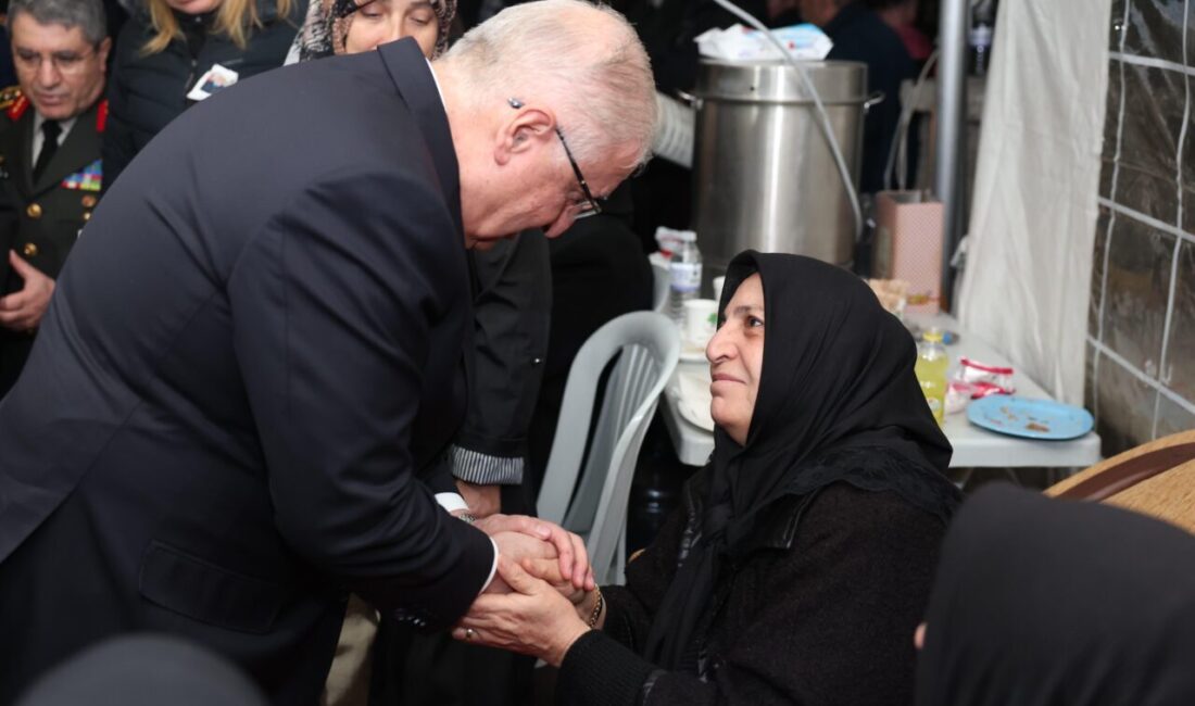 BAKAN GÜLER, ŞEHİT HAVA ULAŞTIRMA UZMAN ÇAVUŞ CEM DOLAPCİ’NIN EVİNİ