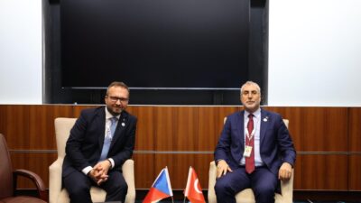 ‘FİKİR ALIŞVERİŞİNDE BULUNDUK’ Çalışma ve Sosyal Güvenlik Bakanı Vedat Işıkhan,