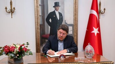 İSPANYA, – ADALET Bakanı Yılmaz Tunç, Türkiye’nin Madrid Büyükelçiliği’ni ziyaret