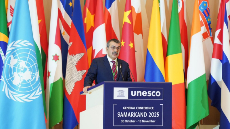 Cumhurbaşkanı Erdoğan'ın Önerisi UNESCO'dan Geçti: 15 Aralık Resmen 'Türk Dili