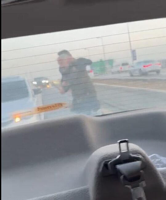 Umutcan ÖREN-Mehmet Gökhan HAKBİLİR/ANKARA, – ANKARA’da ‘yol verme’ nedeniyle çıkan