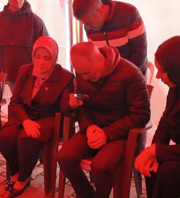 ANKARA, – AK Parti Genel Merkez Kadın Kolları Başkanı, Tuğba