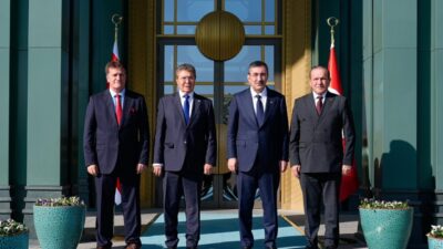ANKARA, – CUMHURBAŞKANI Yardımcısı Cevdet Yılmaz, Cumhurbaşkanlığı Külliyesi’nde Kuzey Kıbrıs