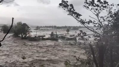 FİLİPİNLER, – FİLİPİNLER’de etkili olan Kalmaegi Tayfunu nedeniyle yaşamını yitirenlerin