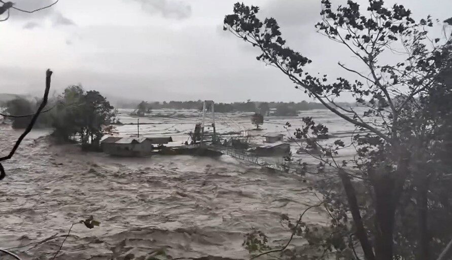 FİLİPİNLER, – FİLİPİNLER’de etkili olan Kalmaegi Tayfunu nedeniyle yaşamını yitirenlerin